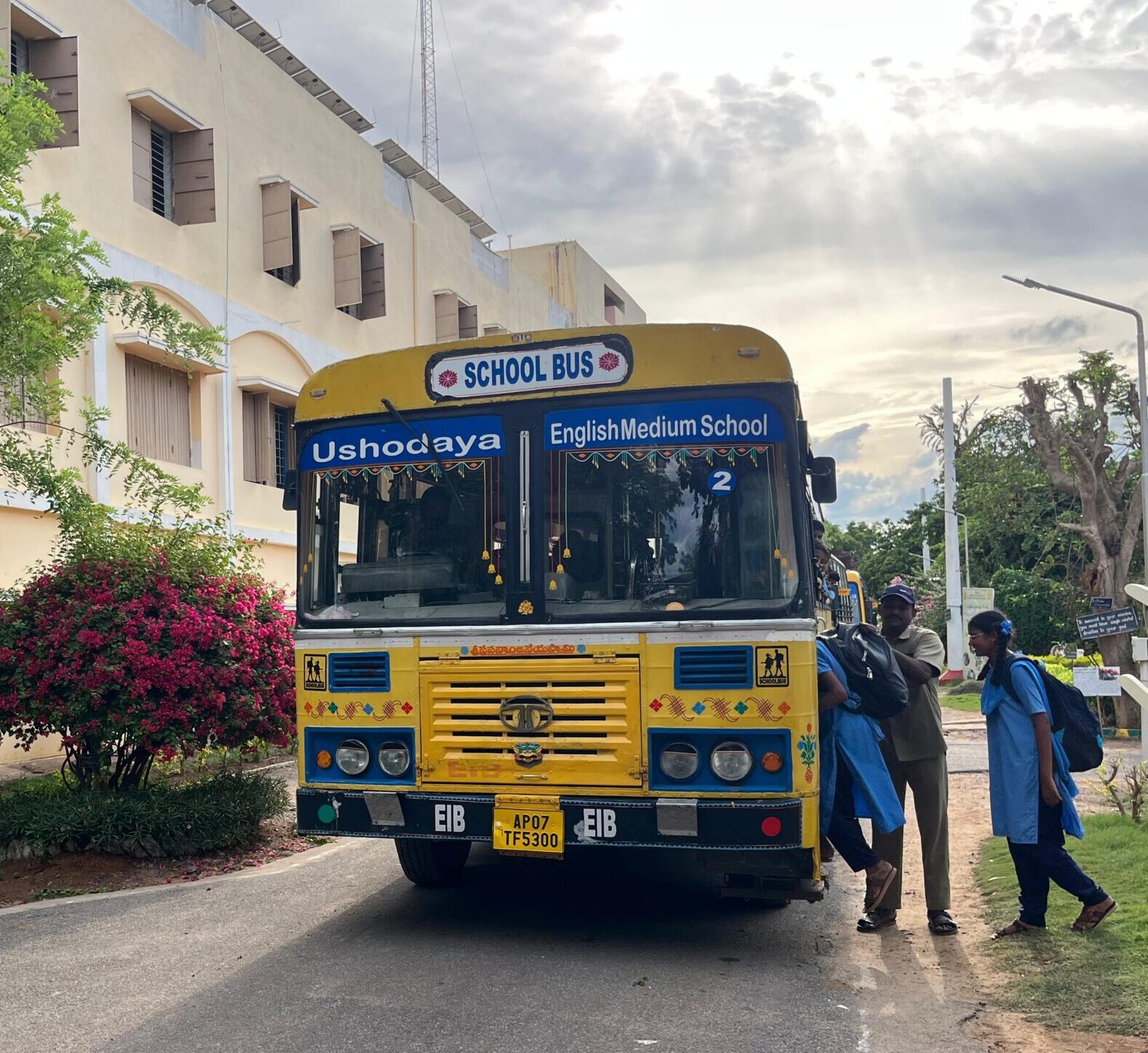 UEMS Bus Side